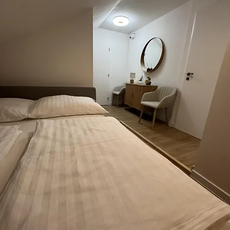 Kopernik - Sukromne Parkovacie Miesto Hlohovec